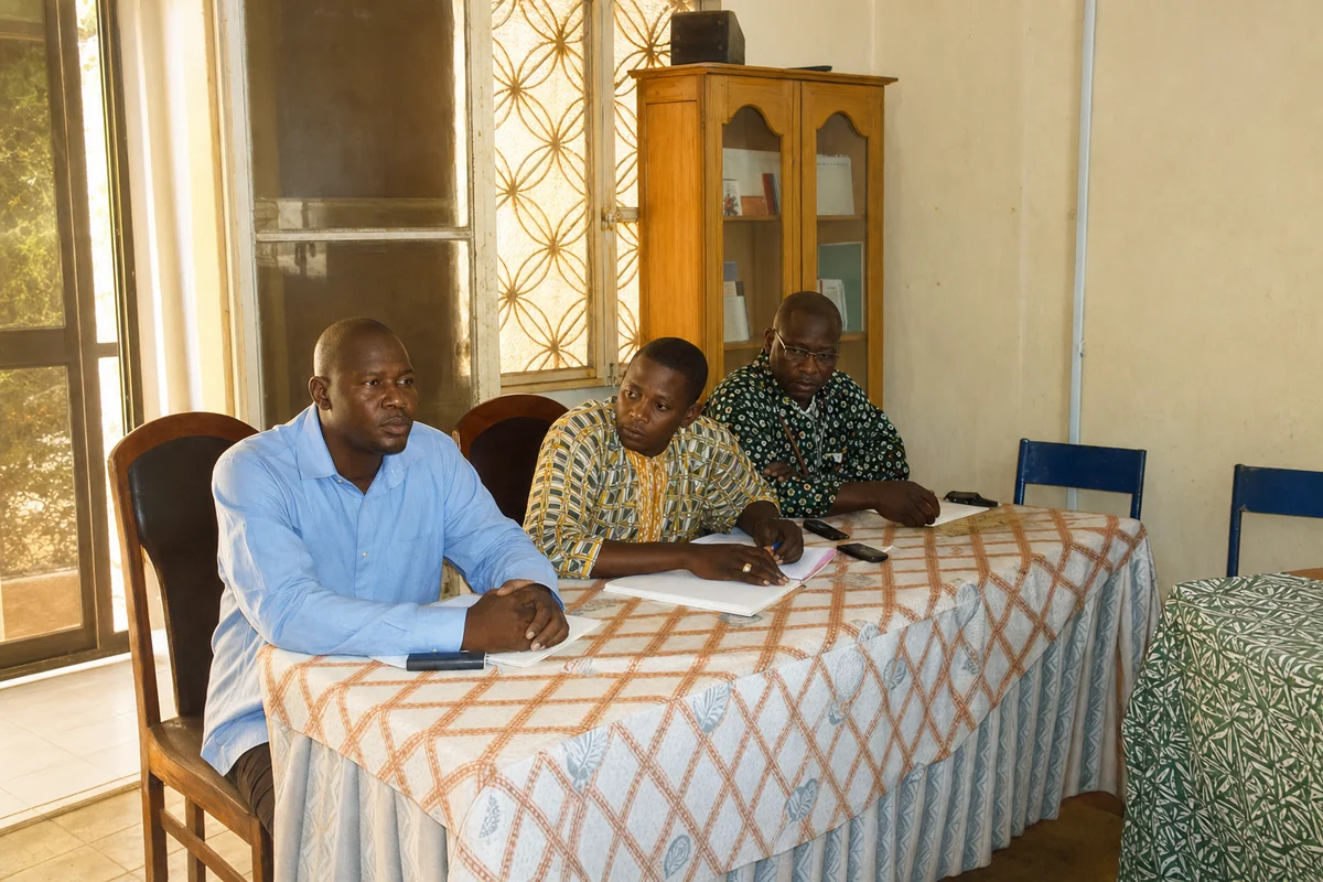 Membres d’un présidium pendant une session de travail de la CAD-Mali